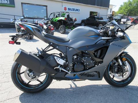 2025 Kawasaki Ninja ZX-6R ABS in Georgetown, Kentucky - Photo 2