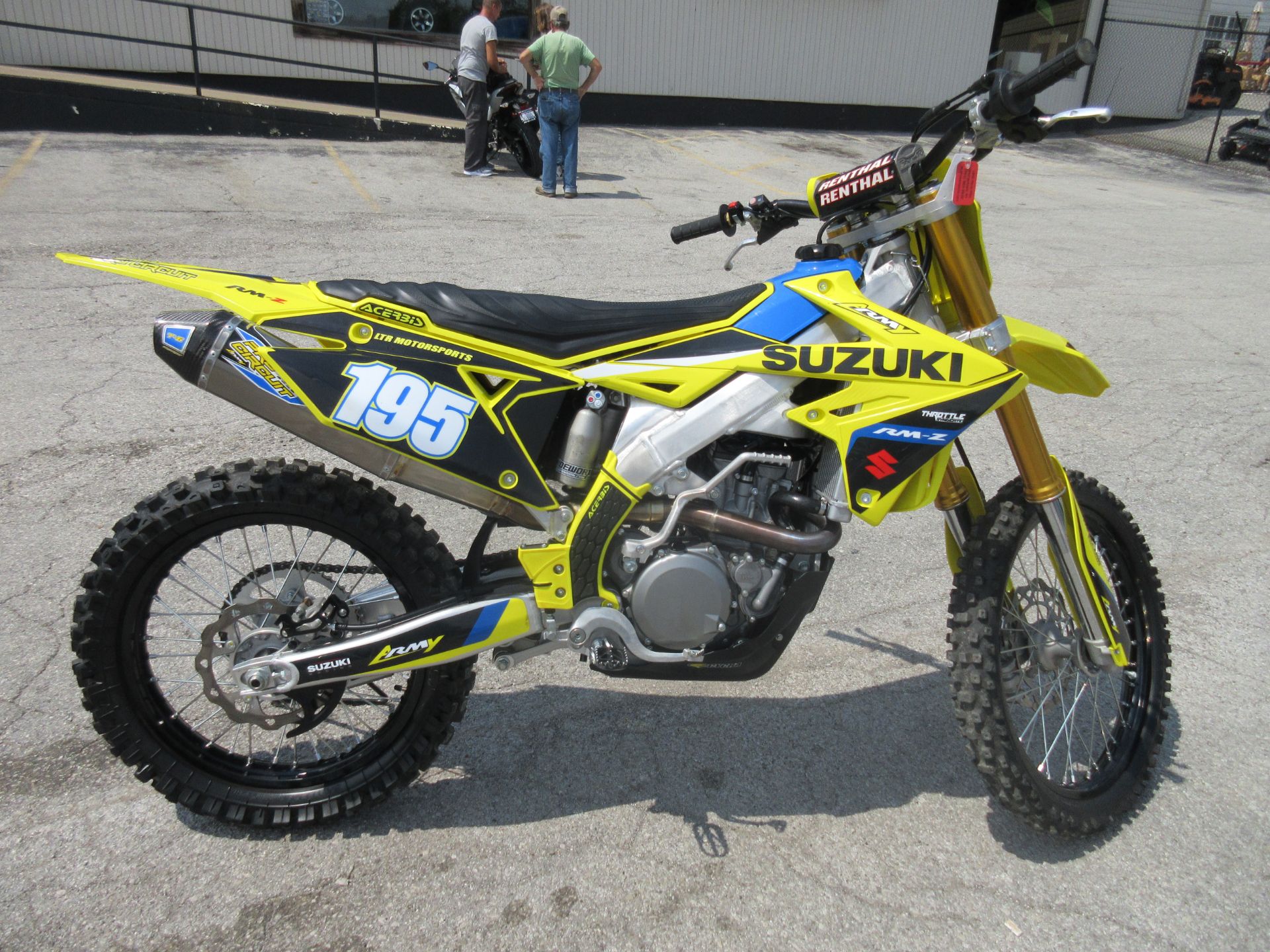 2024 Suzuki RM-Z450 in Georgetown, Kentucky - Photo 2