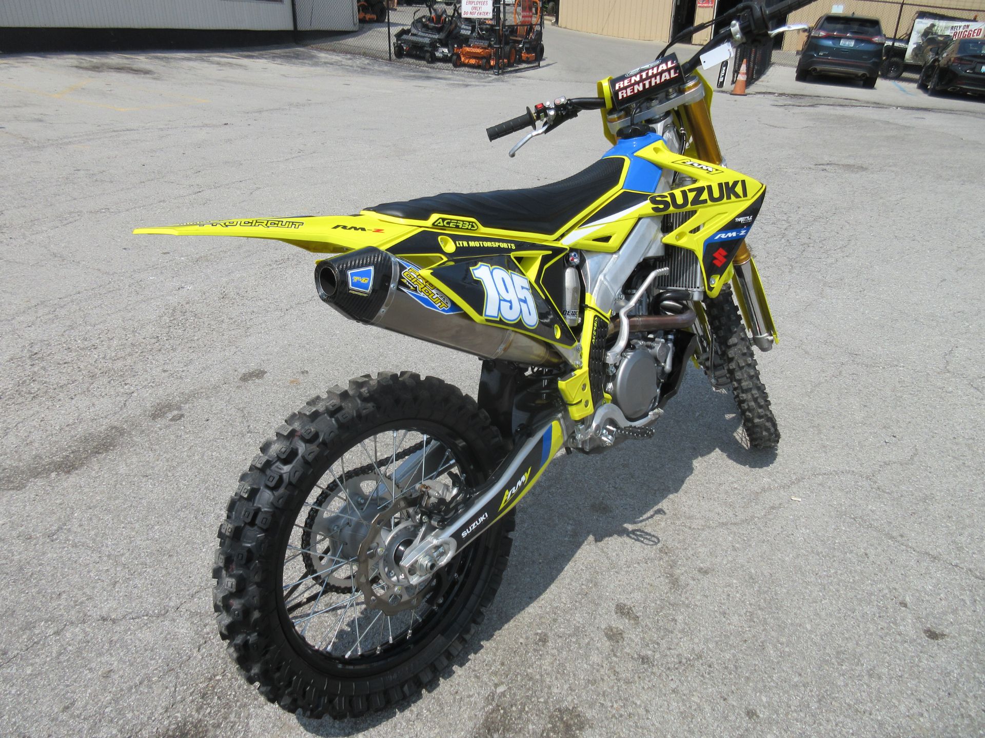 2024 Suzuki RM-Z450 in Georgetown, Kentucky - Photo 3