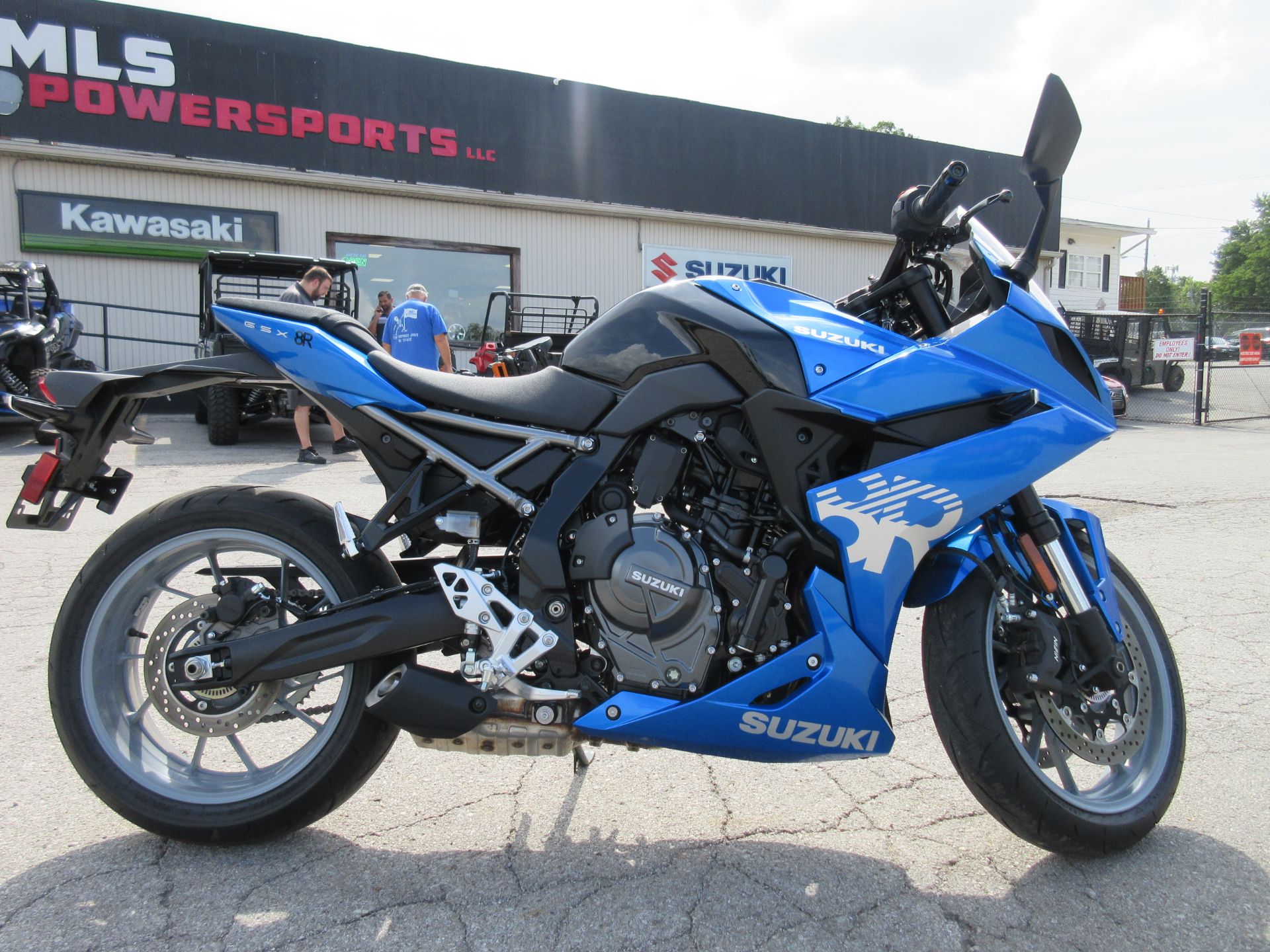 2024 Suzuki GSX-8R in Georgetown, Kentucky - Photo 2