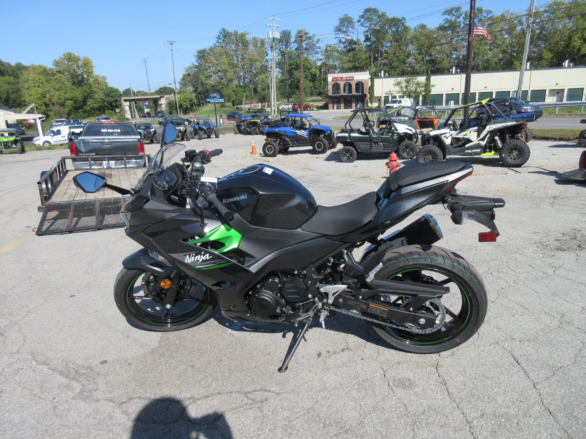 2023 Kawasaki Ninja 400 ABS in Georgetown, Kentucky - Photo 2