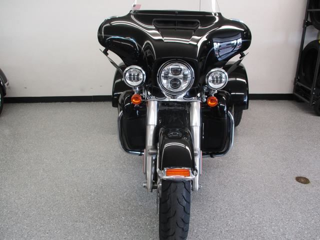 2014 Harley-Davidson Tri Glide® Ultra in Lake Havasu City, Arizona - Photo 17