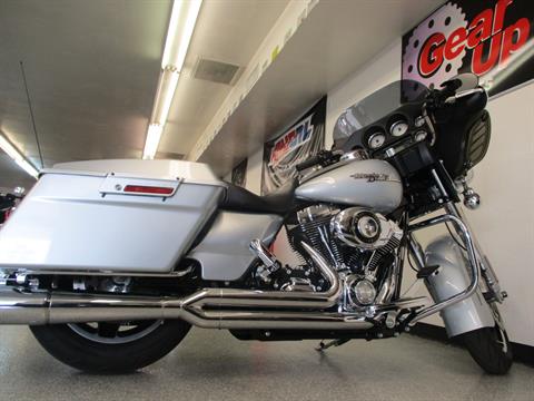 2010 Harley-Davidson Street Glide® in Lake Havasu City, Arizona - Photo 15