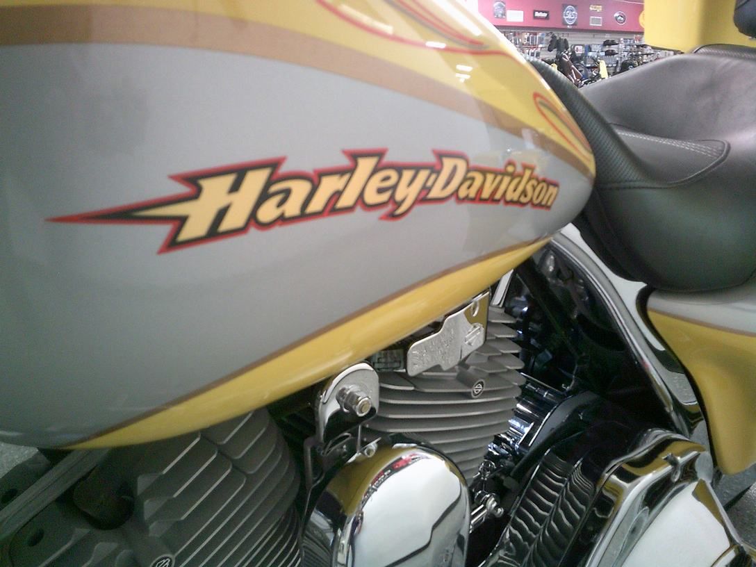 2005 Harley-Davidson FLHTCSE2 Screamin' Eagle® Electra Glide®  2 in Lake Havasu City, Arizona - Photo 8