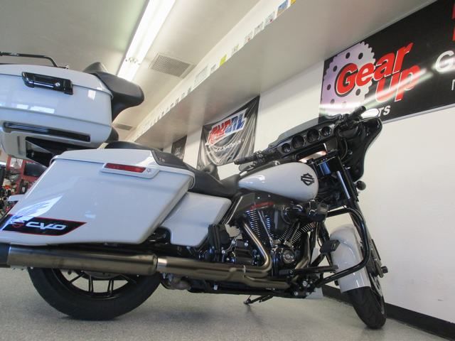 2020 Harley-Davidson CVO™ Street Glide® in Lake Havasu City, Arizona - Photo 16
