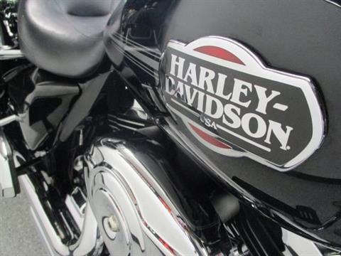 2010 Harley-Davidson Ultra Classic® Electra Glide® in Lake Havasu City, Arizona - Photo 11