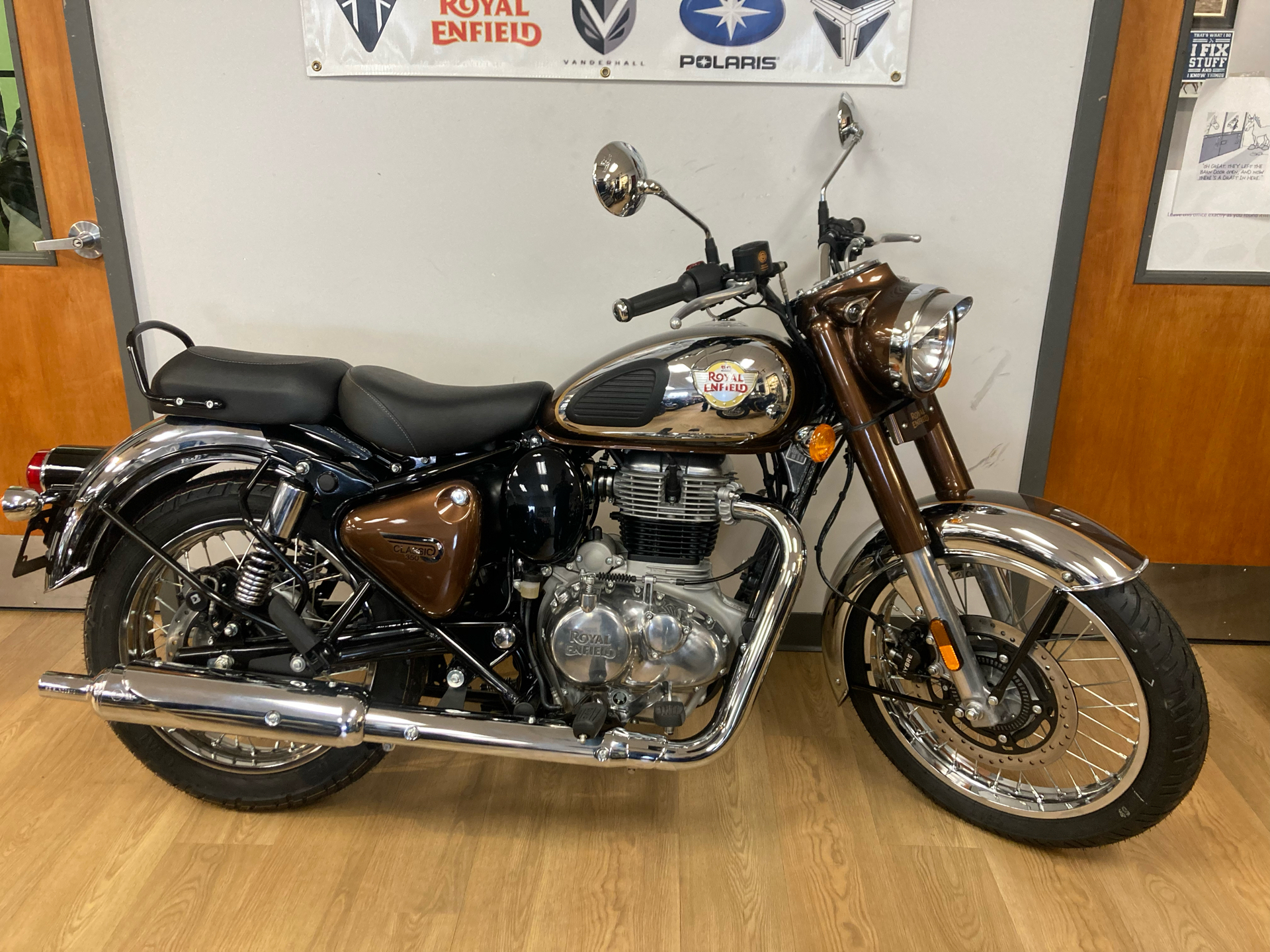 2023 Royal Enfield Classic 350 in Mahwah, New Jersey - Photo 1