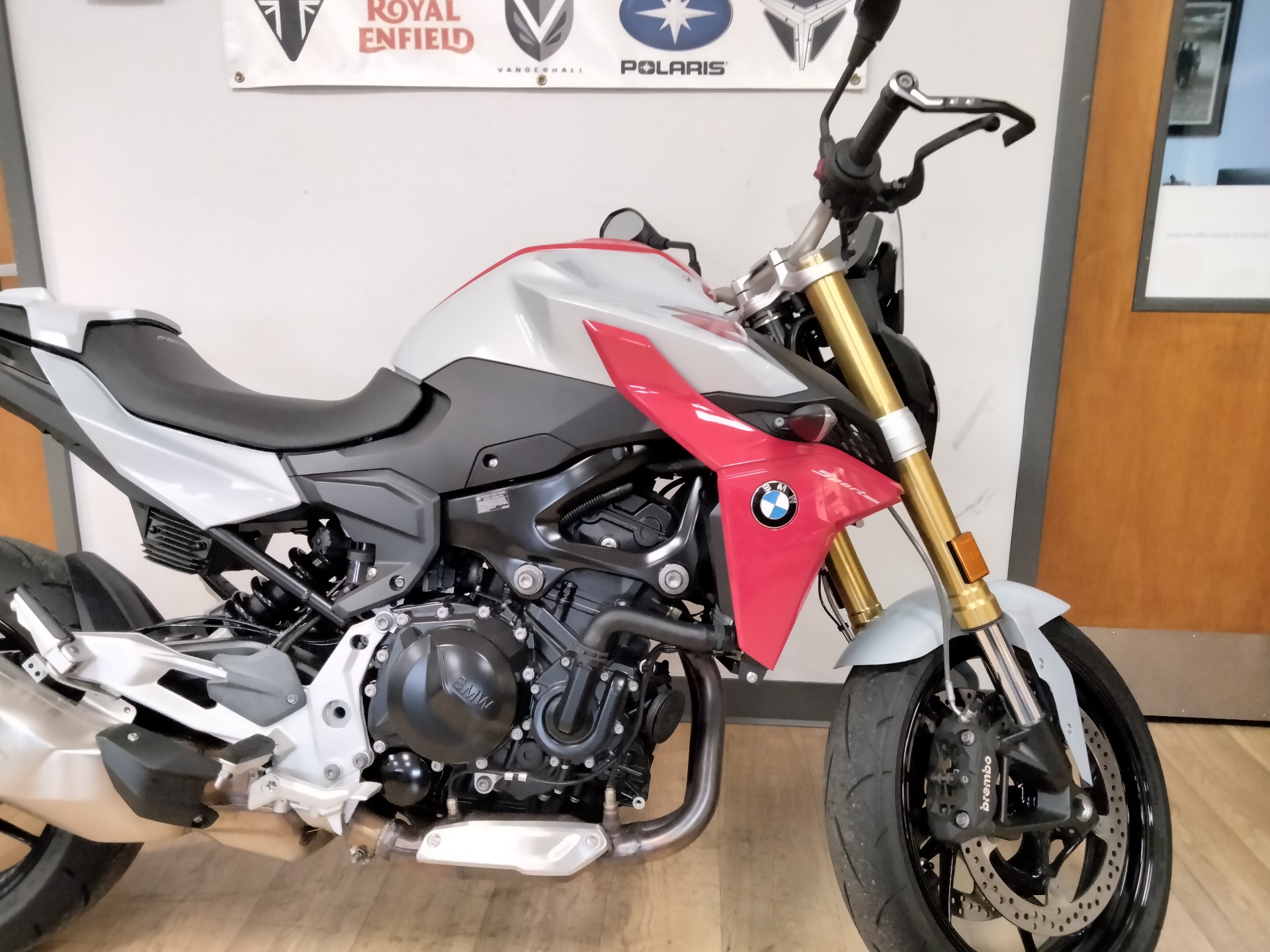2020 BMW F 900 R in Mahwah, New Jersey - Photo 5