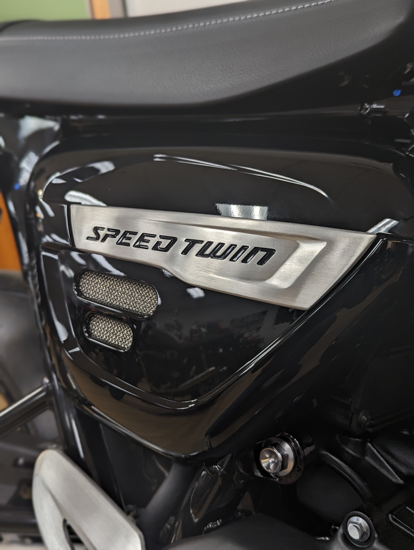 2023 Triumph Speed Twin 1200 in Mahwah, New Jersey - Photo 5