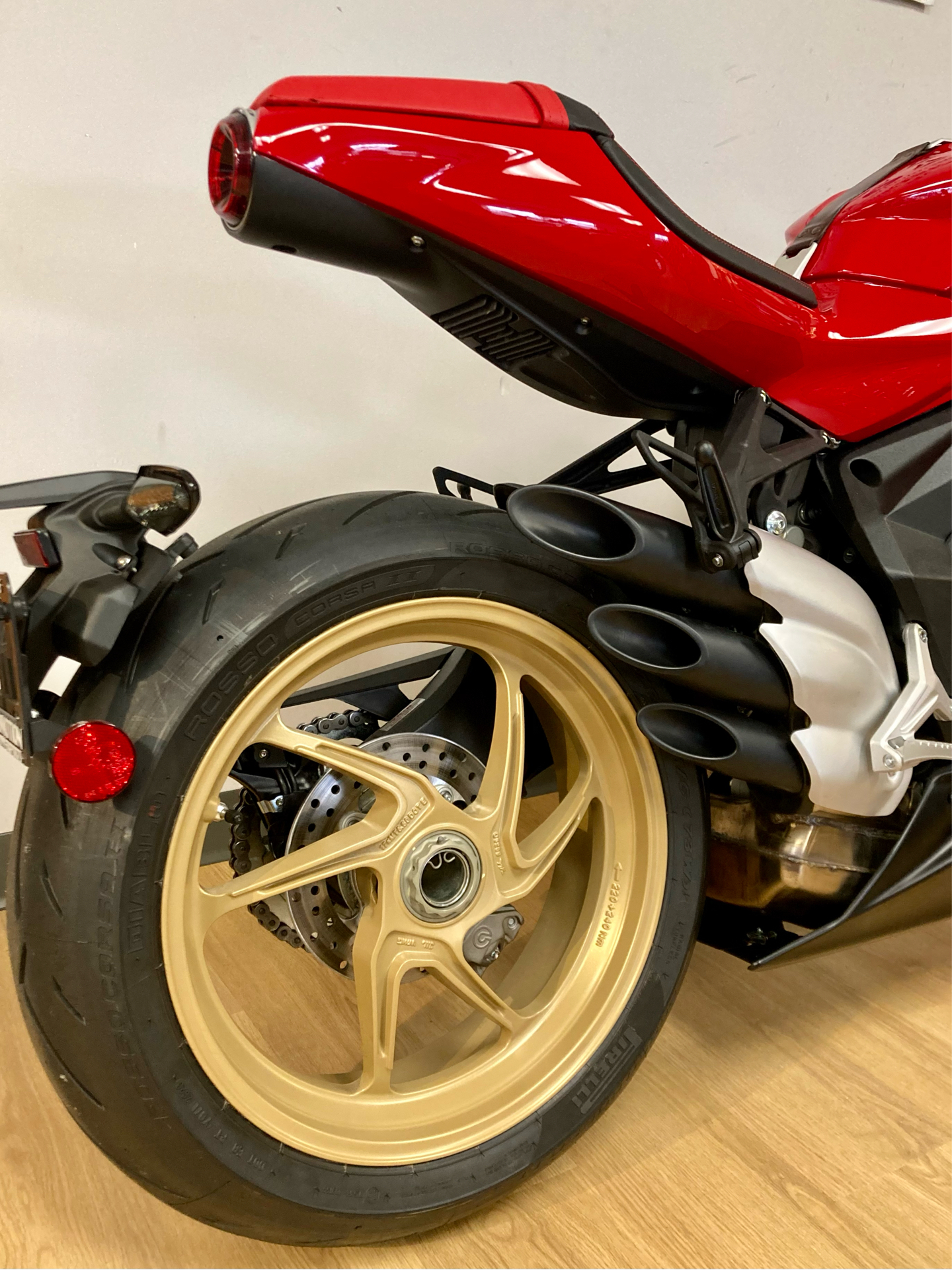 2021 MV Agusta Superveloce 800 in Mahwah, New Jersey - Photo 9