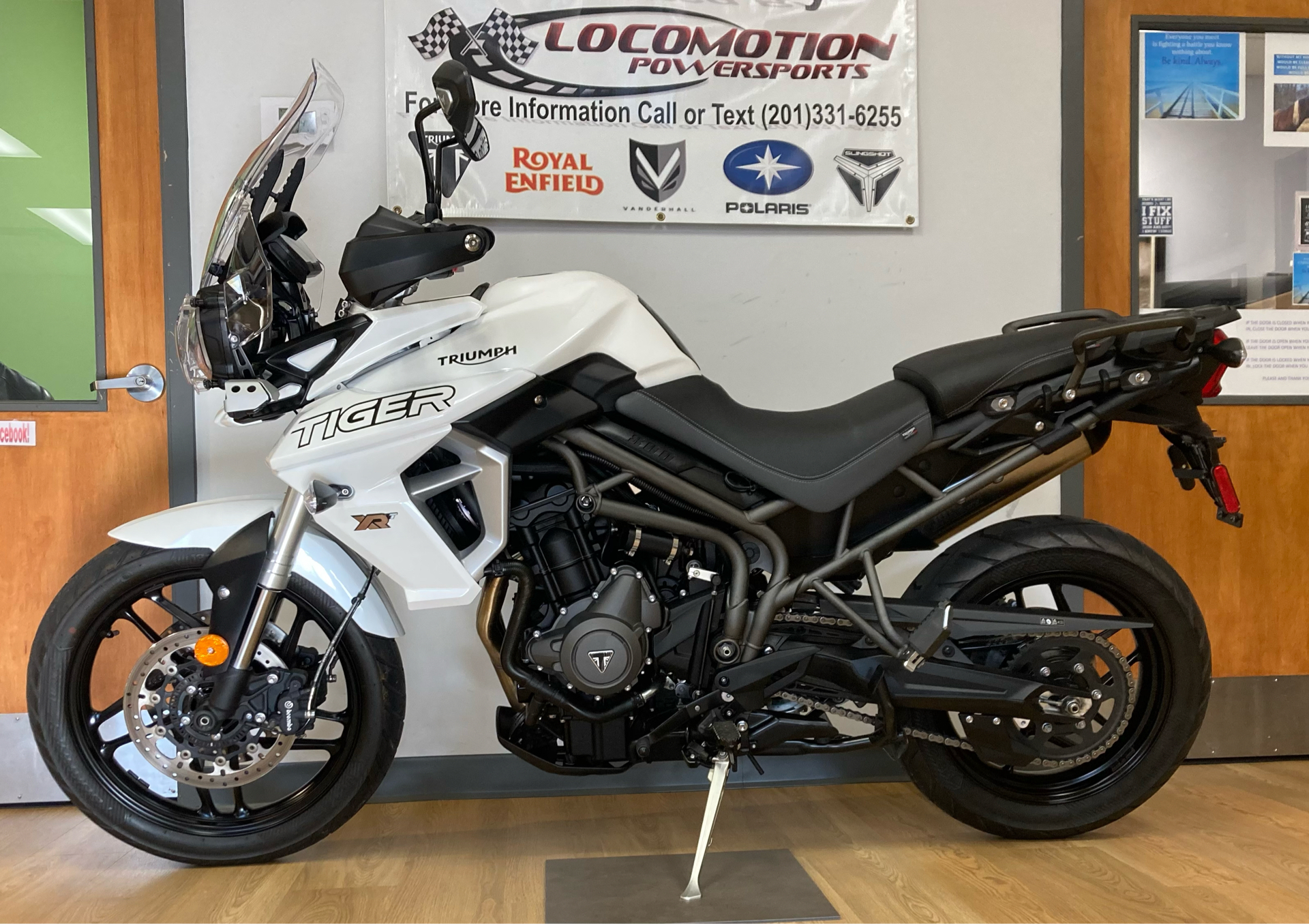 2019 Triumph Tiger 800 XRt in Mahwah, New Jersey - Photo 2
