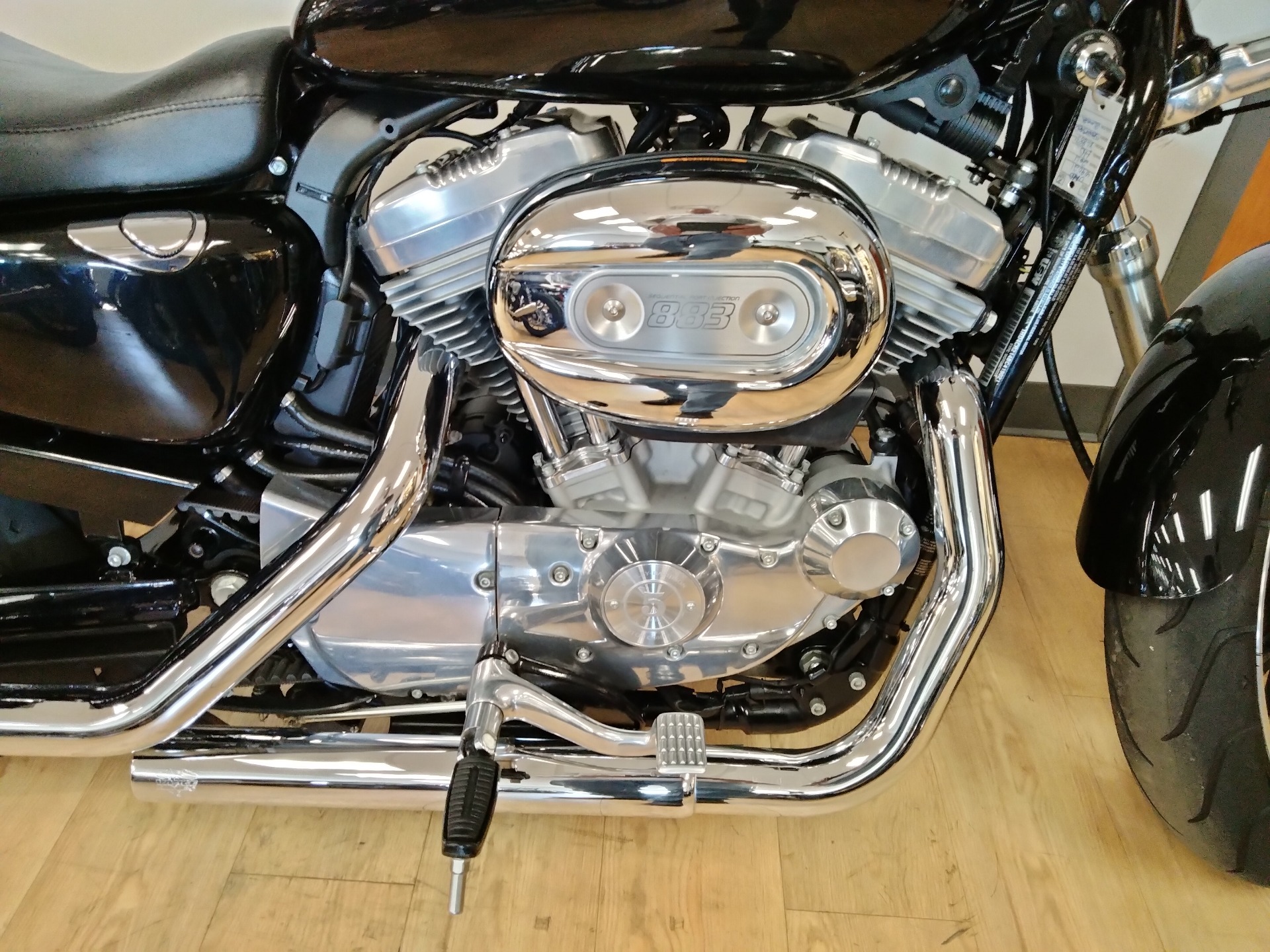 2011 Harley-Davidson Sportster® 883 SuperLow™ in Mahwah, New Jersey - Photo 17
