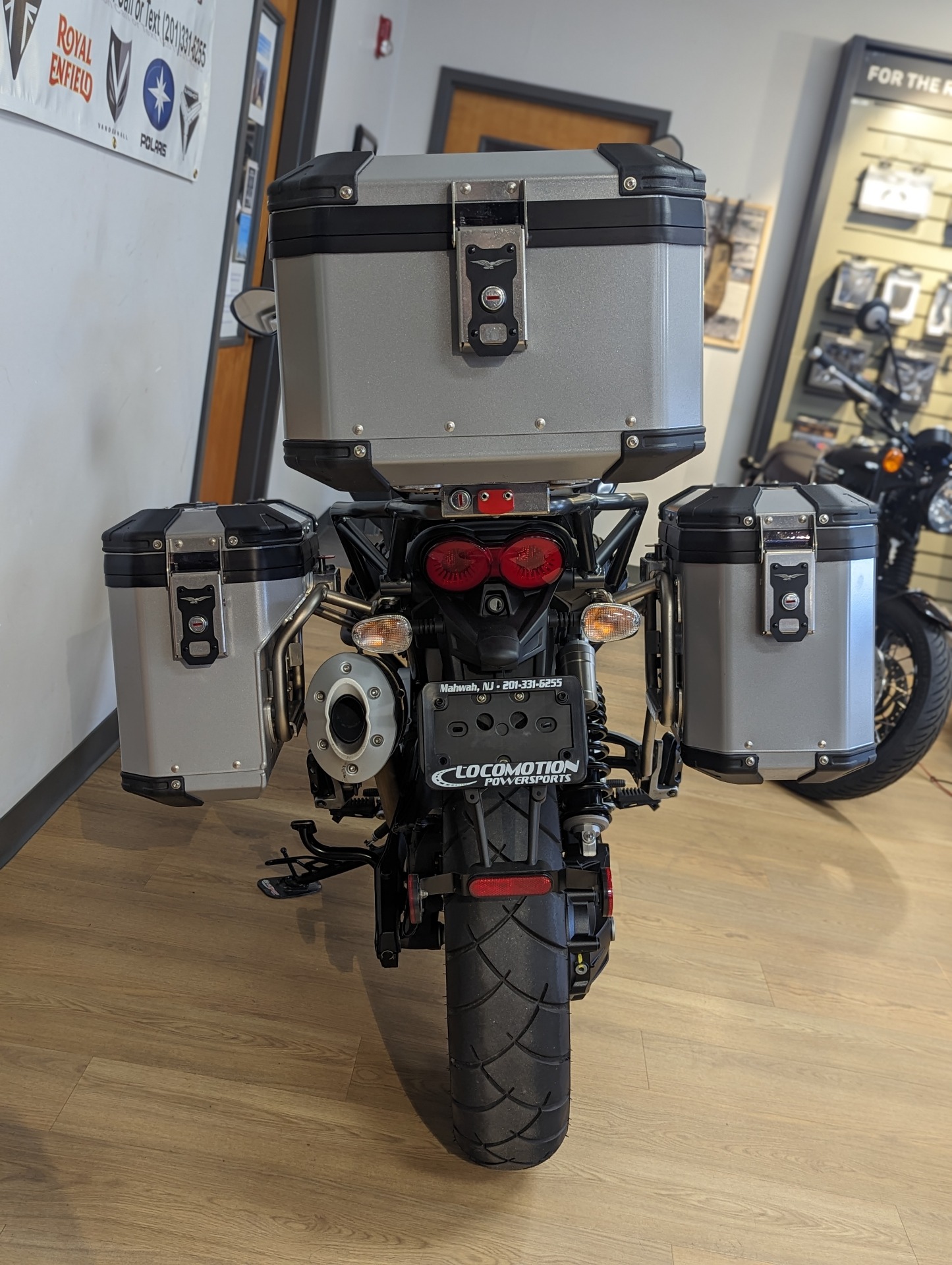 2022 Moto Guzzi V85 TT Guardia D’onore in Mahwah, New Jersey - Photo 11