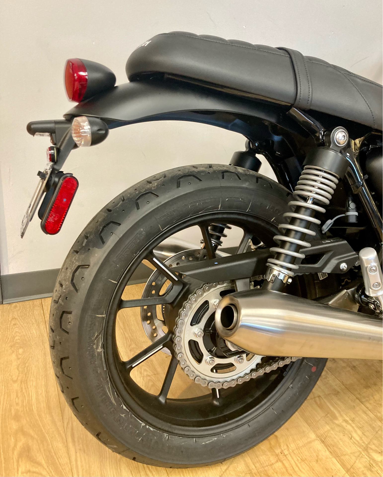 2022 Triumph Street Twin in Mahwah, New Jersey - Photo 2