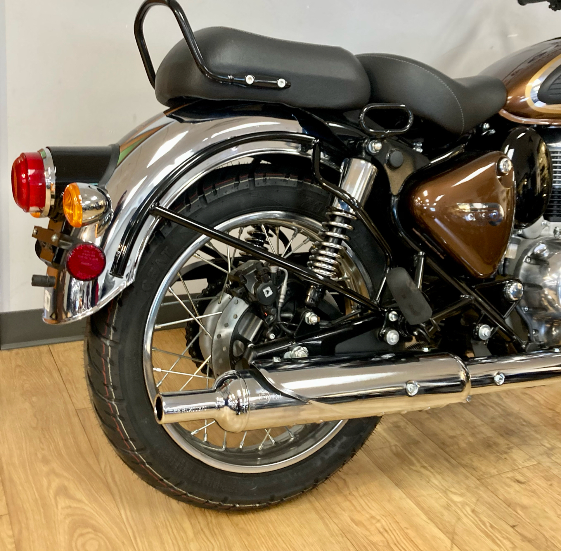 2022 Royal Enfield Classic 350 in Mahwah, New Jersey - Photo 2