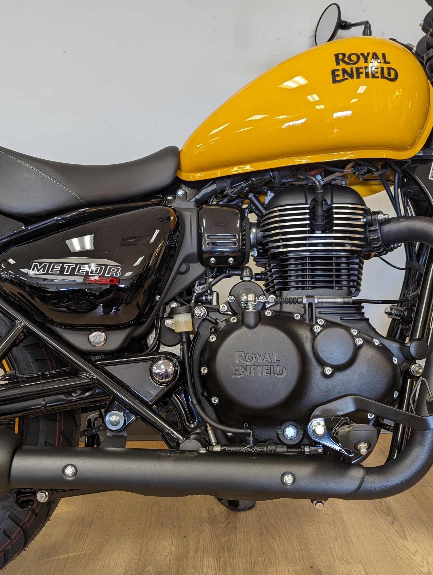 2023 Royal Enfield Meteor 350 in Mahwah, New Jersey - Photo 3