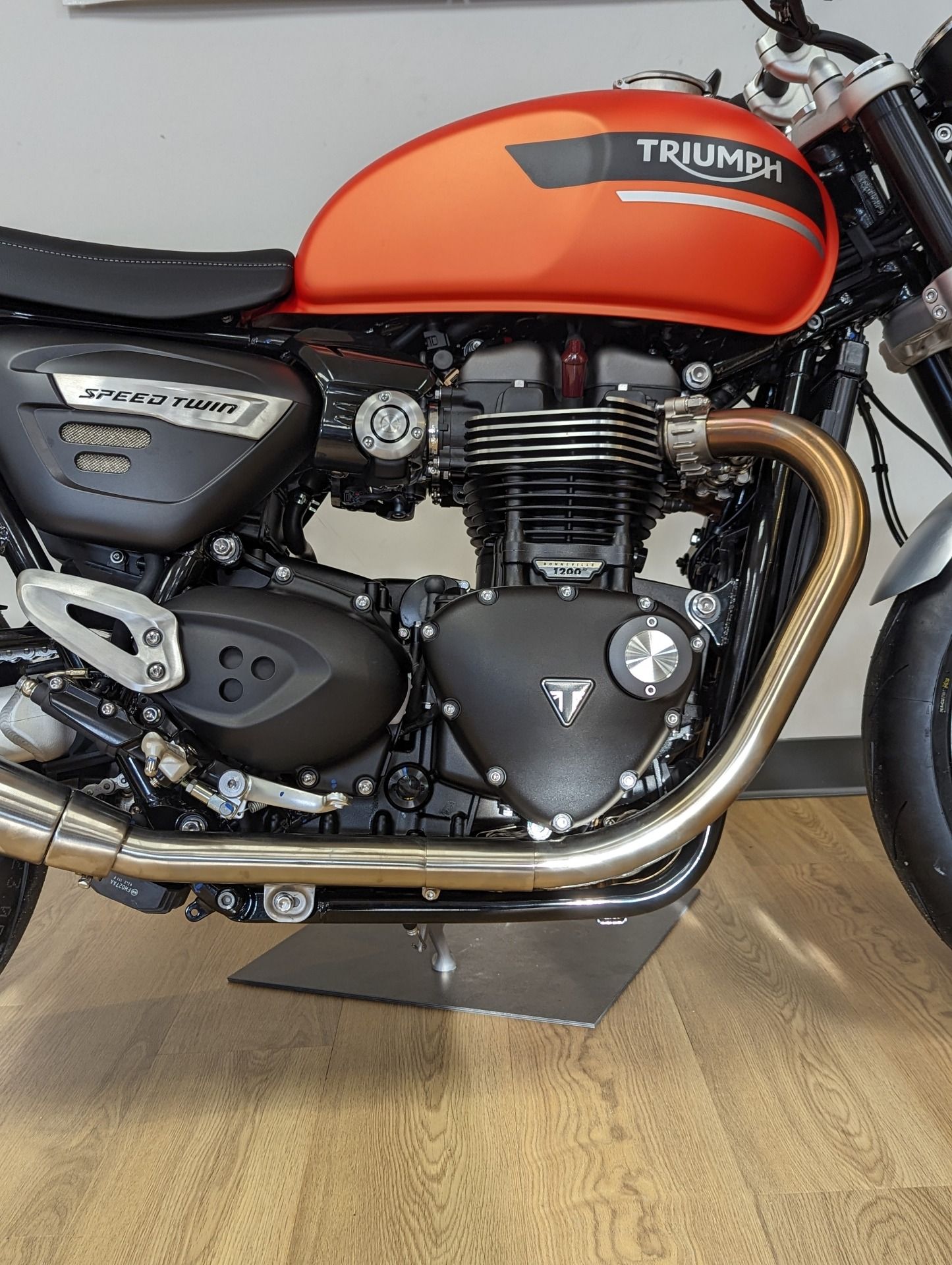 2023 Triumph Speed Twin 1200 in Mahwah, New Jersey - Photo 2