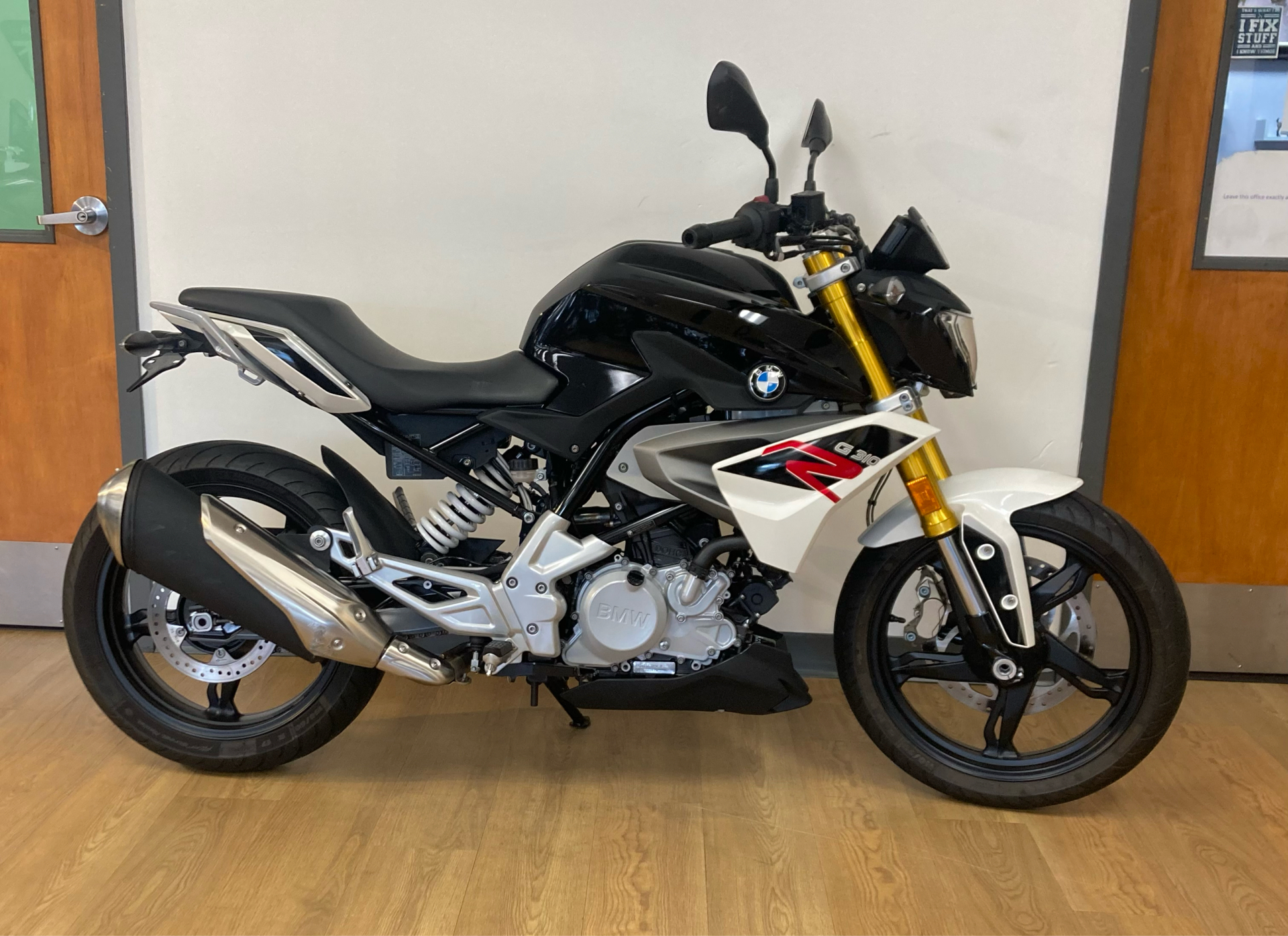 2018 BMW G 310 R in Mahwah, New Jersey - Photo 1