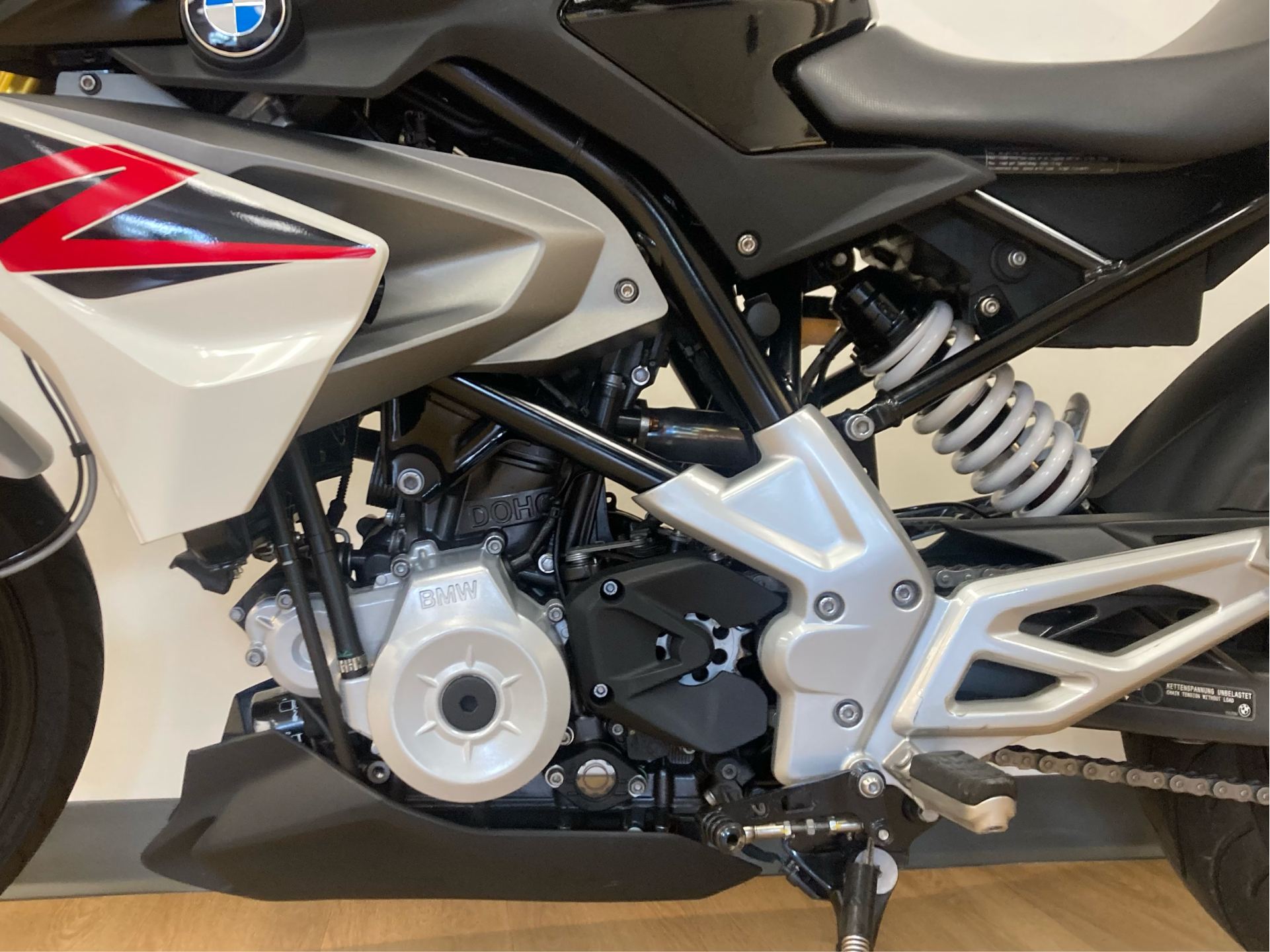 2018 BMW G 310 R in Mahwah, New Jersey - Photo 7