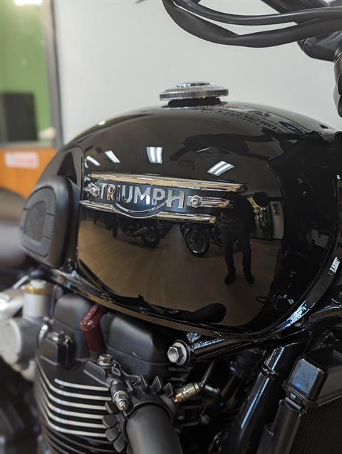 2023 Triumph Bonneville T120 Black in Mahwah, New Jersey - Photo 4