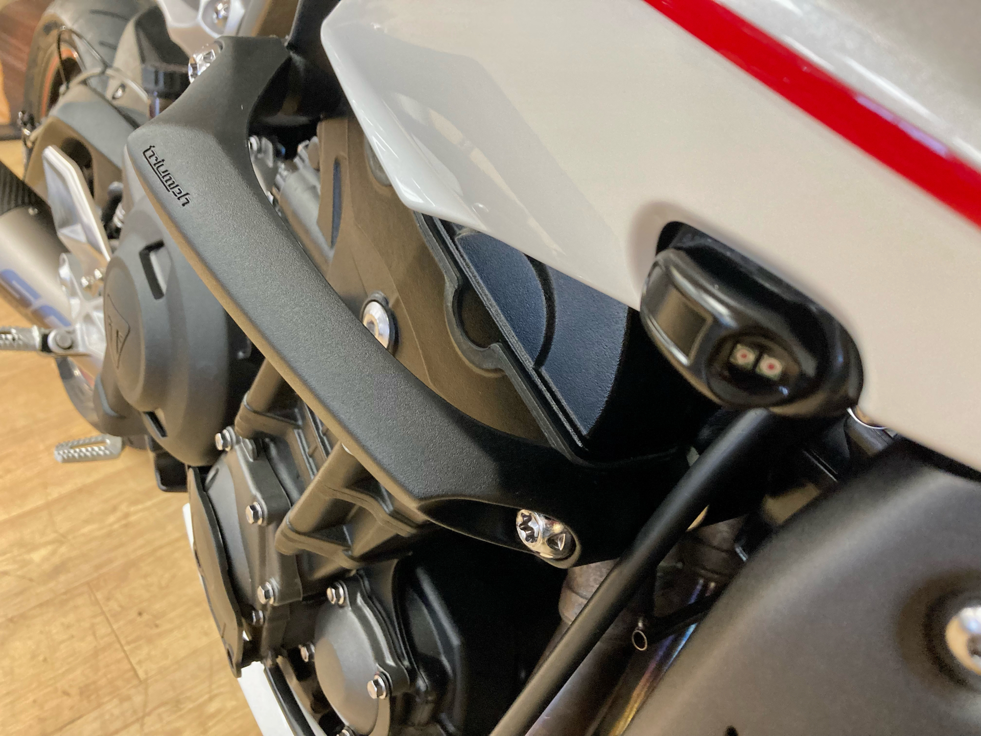 2019 Triumph Street Triple RS in Mahwah, New Jersey - Photo 10