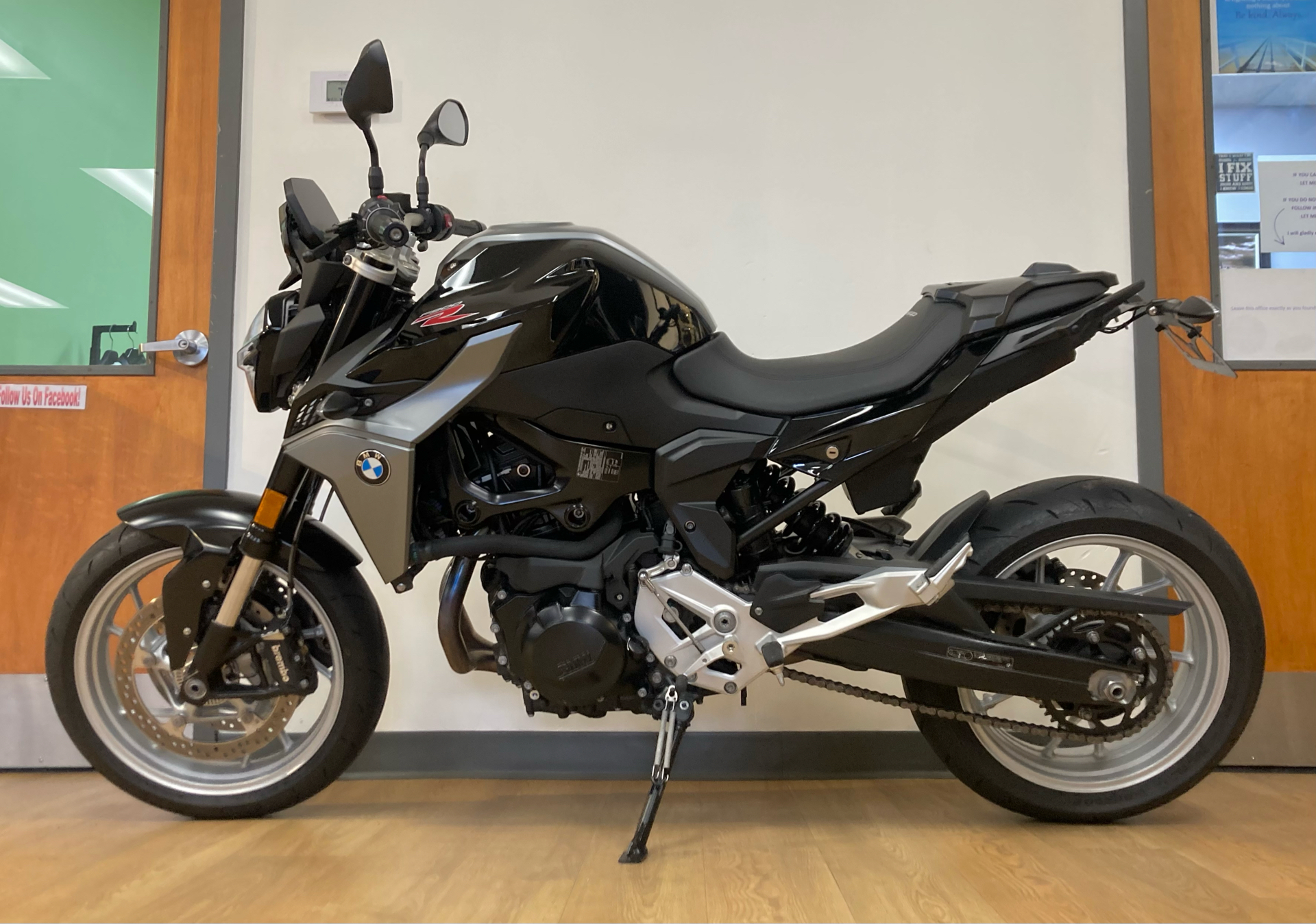 2020 BMW F 900 R in Mahwah, New Jersey - Photo 2