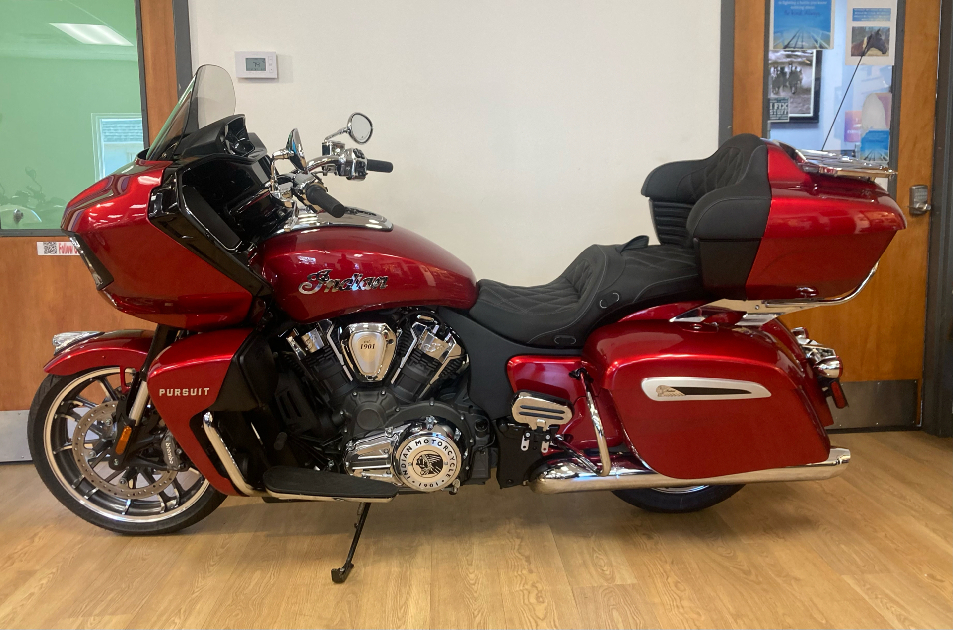 2024 Indian Motorcycle Pursuit® Limited® with PowerBand Audio Package in Mahwah, New Jersey - Photo 2