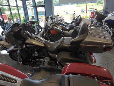 2016 Harley-Davidson Road Glide® Ultra in Meredith, New Hampshire - Photo 4