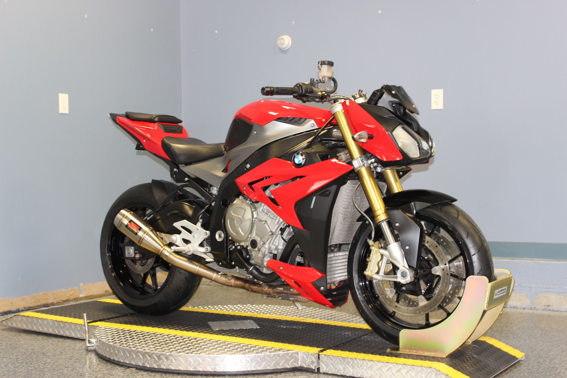 2016 BMW S1000R in Meredith, New Hampshire - Photo 2