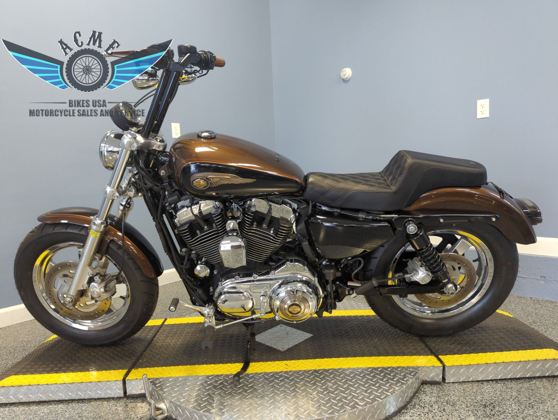 2013 Harley-Davidson Sportster® 1200 Custom 110th Anniversary Edition in Meredith, New Hampshire - Photo 6