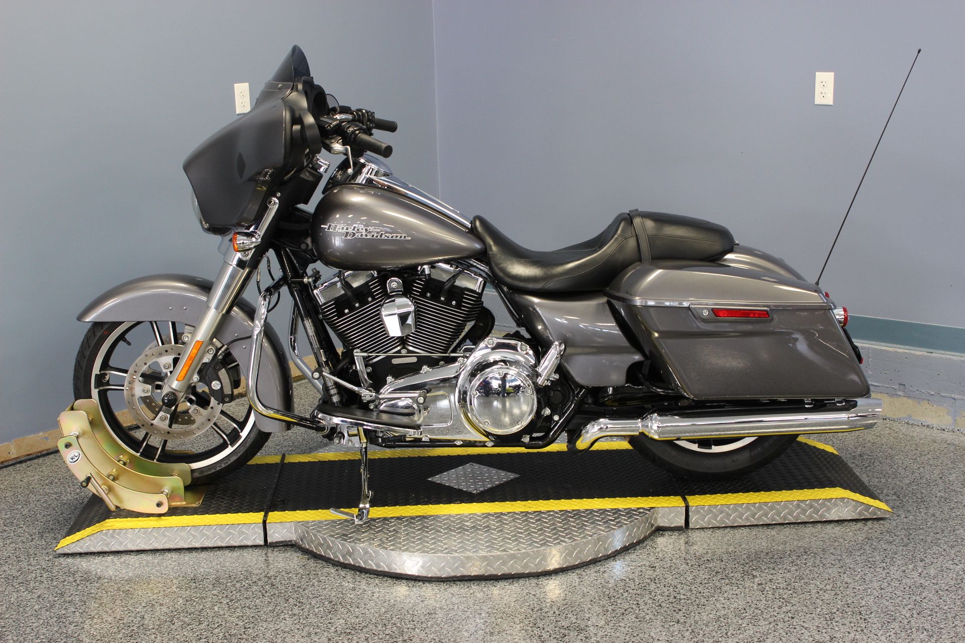 2014 Harley-Davidson Street Glide® in Meredith, New Hampshire - Photo 5