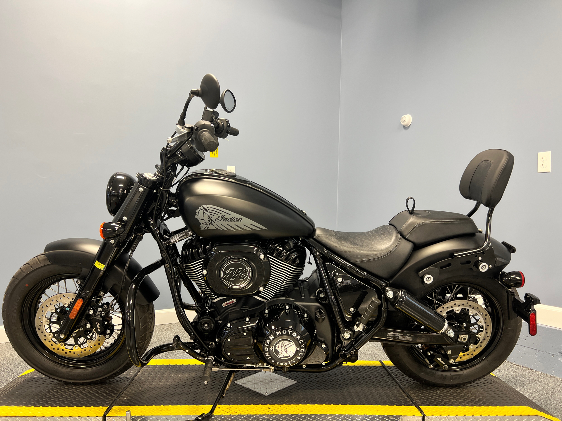 2023 Indian Motorcycle Chief Bobber Dark Horse® in Meredith, New Hampshire - Photo 8