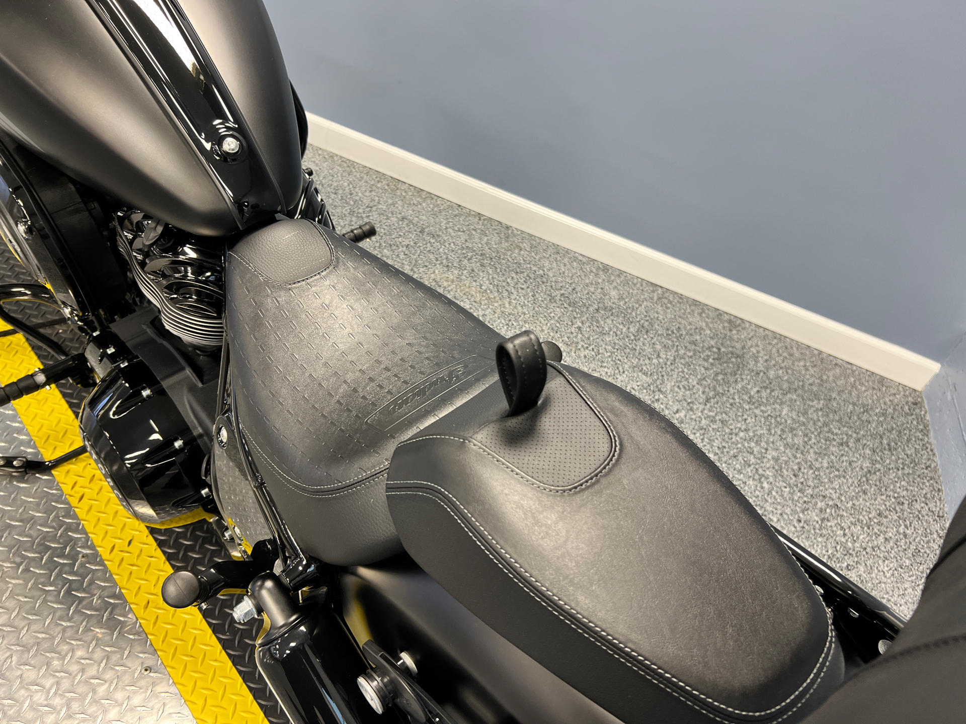 2023 Indian Motorcycle Chief Bobber Dark Horse® in Meredith, New Hampshire - Photo 11
