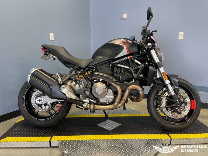 2020 Ducati Monster 821 Stealth in Meredith, New Hampshire - Photo 2