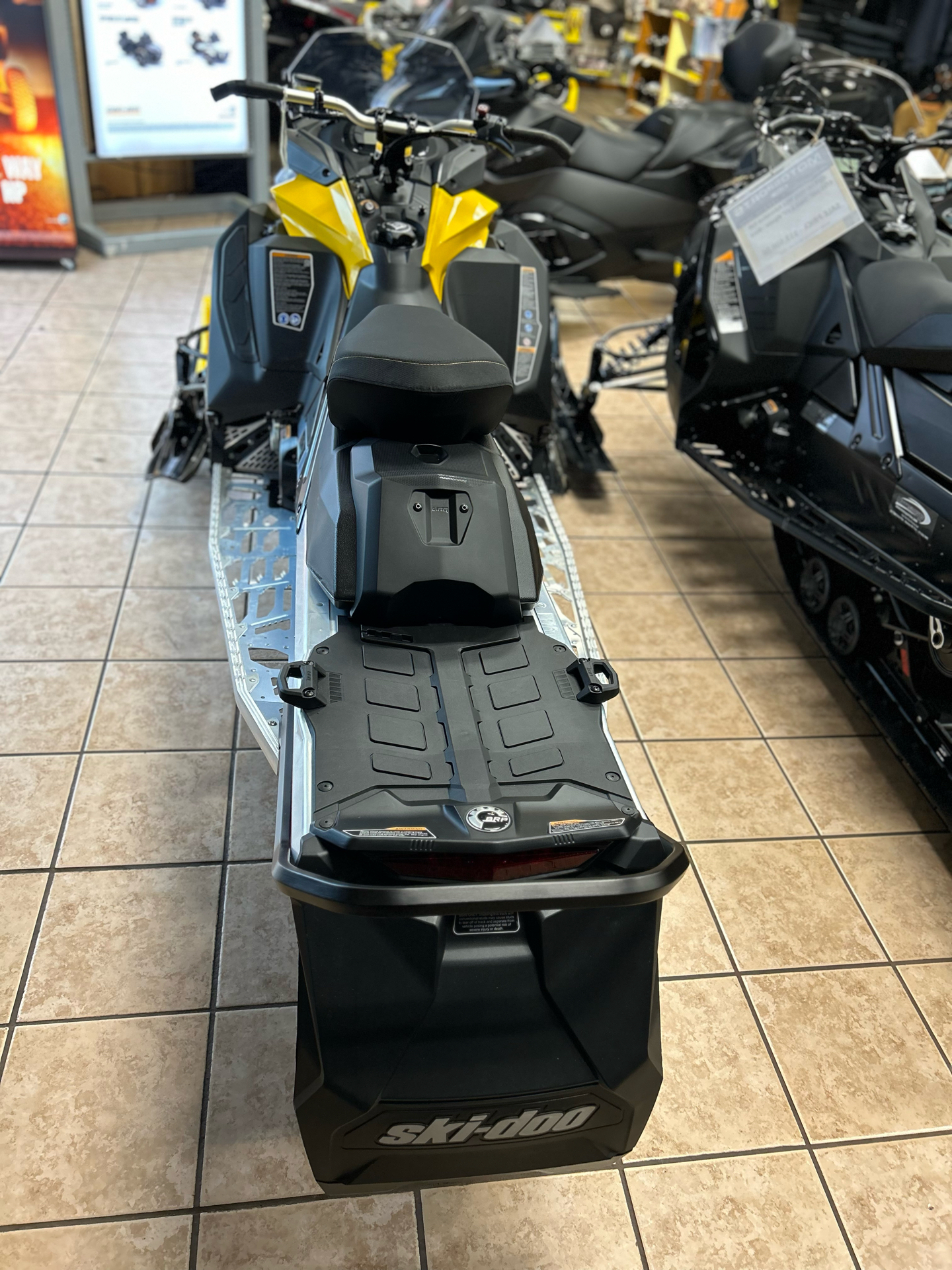 2024 Ski-Doo MXZ Sport 129 600 EFI ES RipSaw 1.25 in Hanover, Pennsylvania - Photo 3