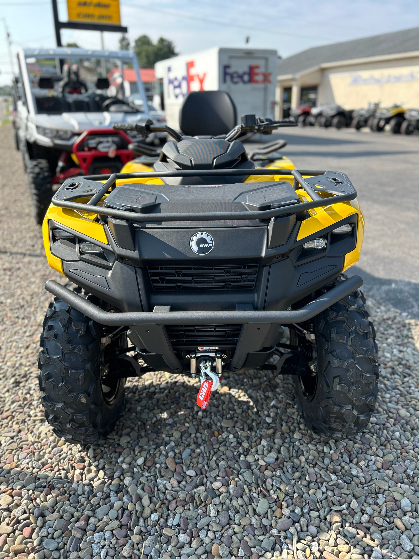 2024 Can-Am Outlander MAX XT 700 in Hanover, Pennsylvania - Photo 2