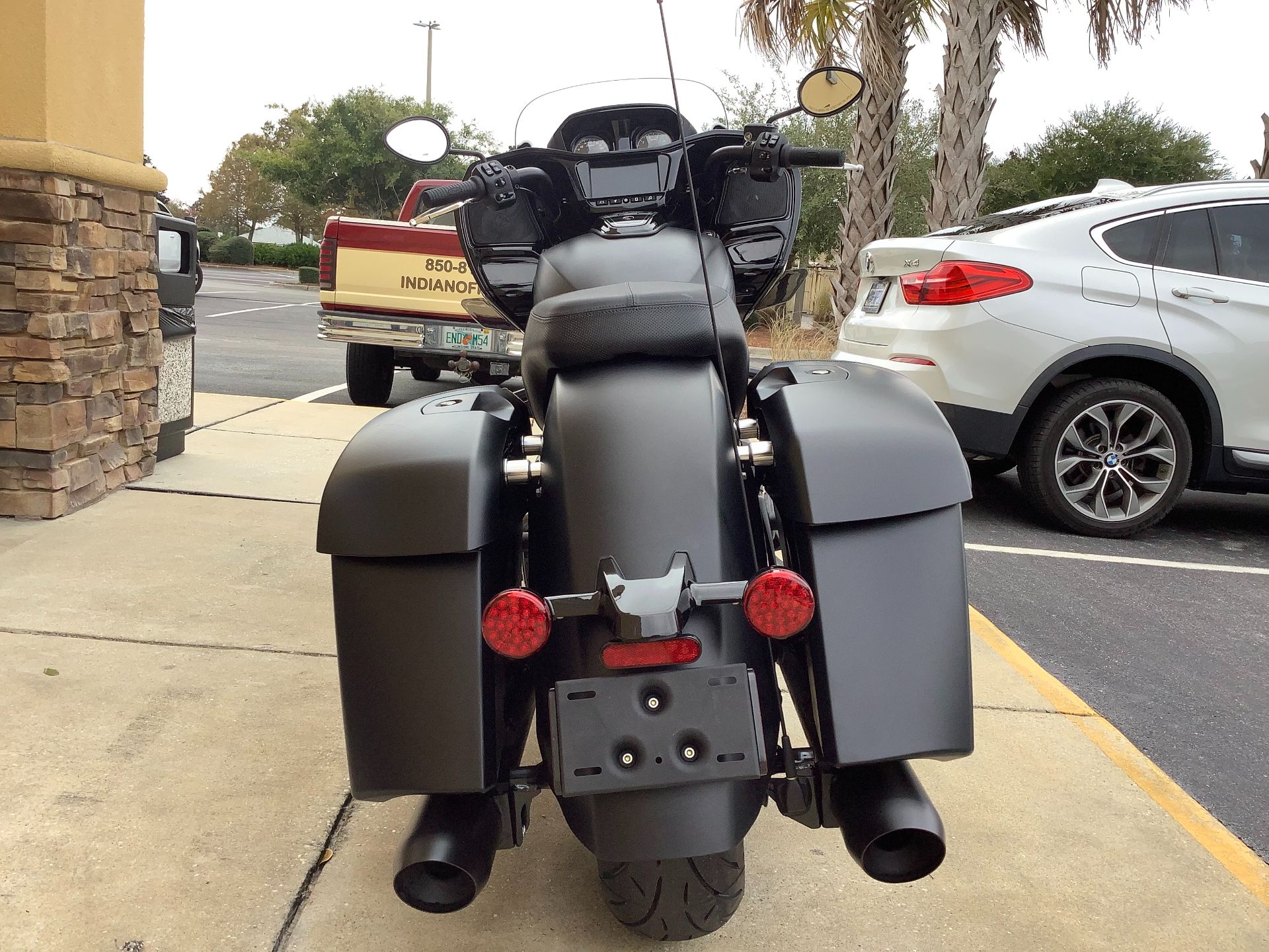 2024 Indian Motorcycle Challenger® Dark Horse® with PowerBand Audio Package in Panama City Beach, Florida - Photo 9