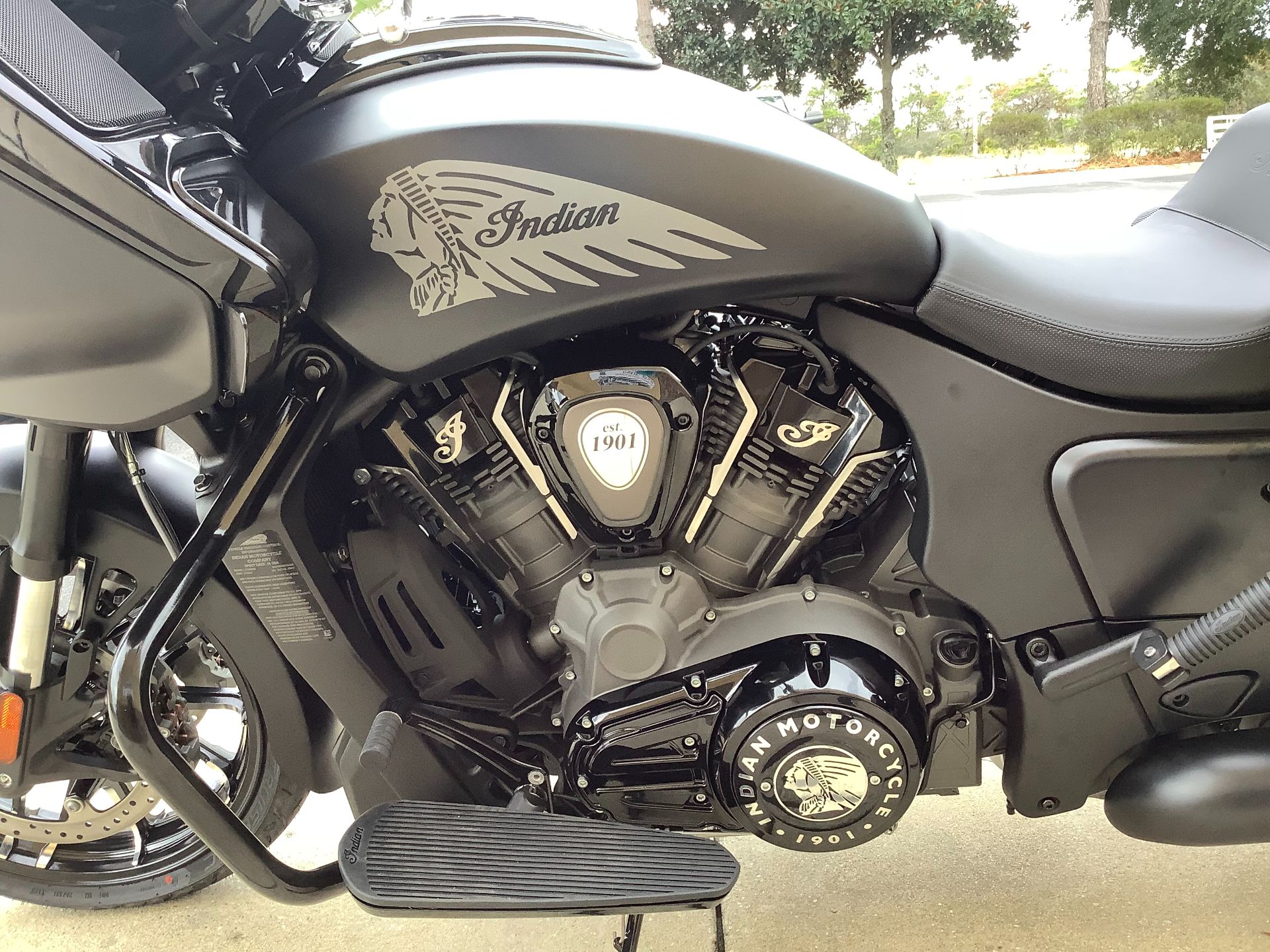 2024 Indian Motorcycle Challenger® Dark Horse® with PowerBand Audio Package in Panama City Beach, Florida - Photo 11