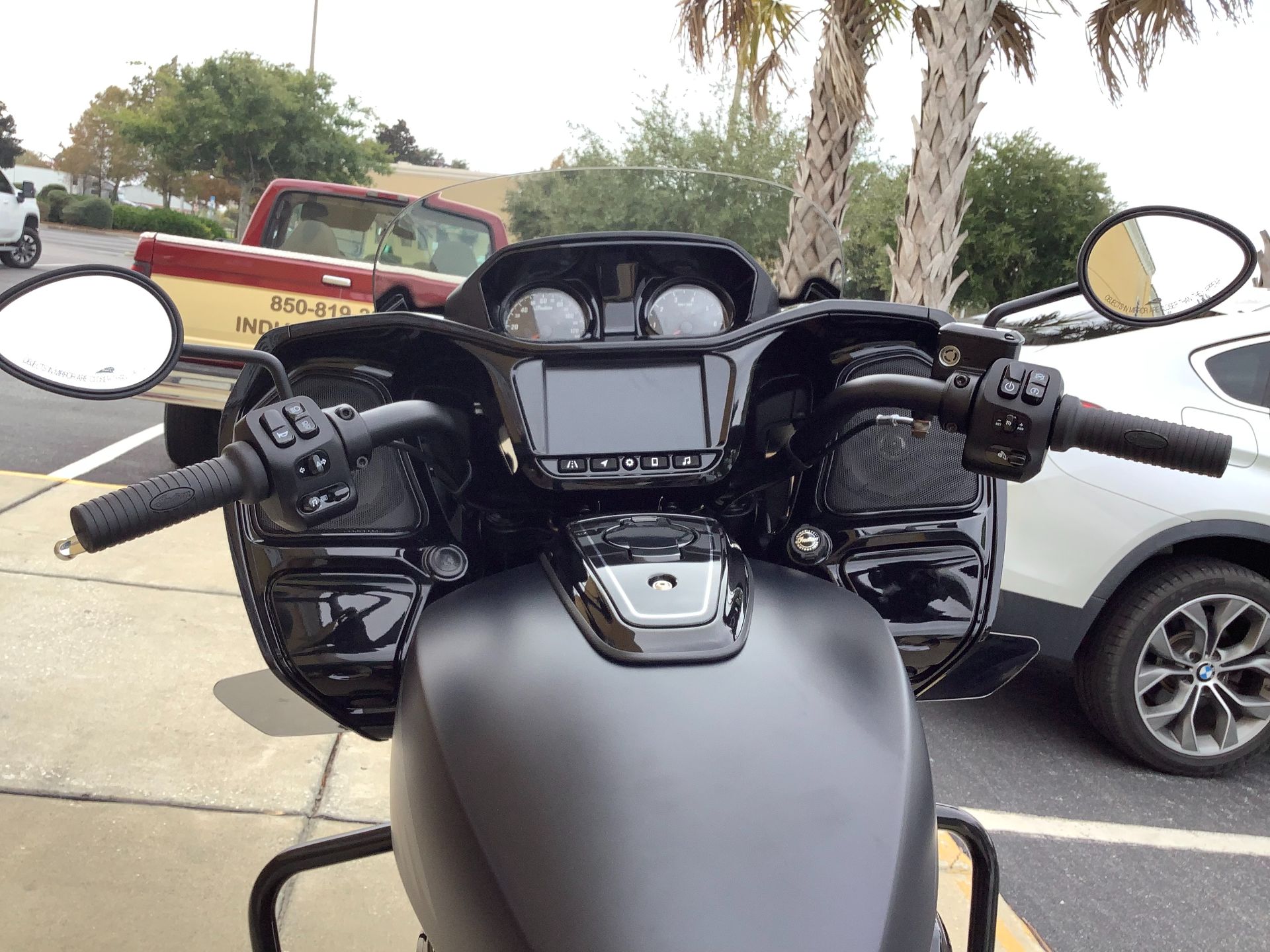 2024 Indian Motorcycle Challenger® Dark Horse® with PowerBand Audio Package in Panama City Beach, Florida - Photo 13