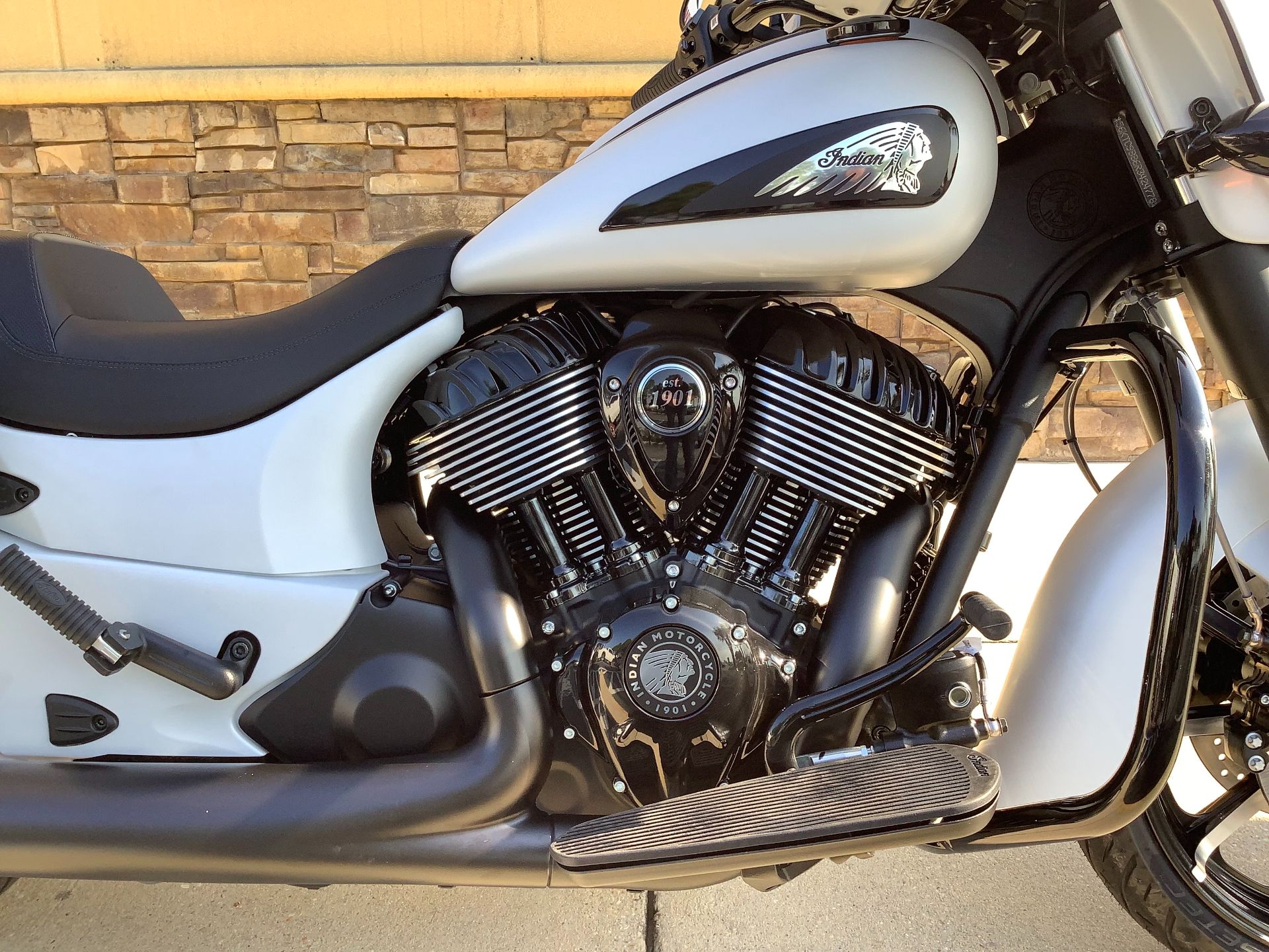 2024 Indian Motorcycle Chieftain® Dark Horse® with PowerBand Audio Package in Panama City Beach, Florida - Photo 7