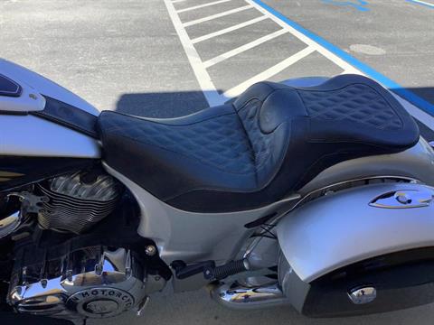 2017 Indian Motorcycle CHIEFTAIN in Panama City Beach, Florida - Photo 16