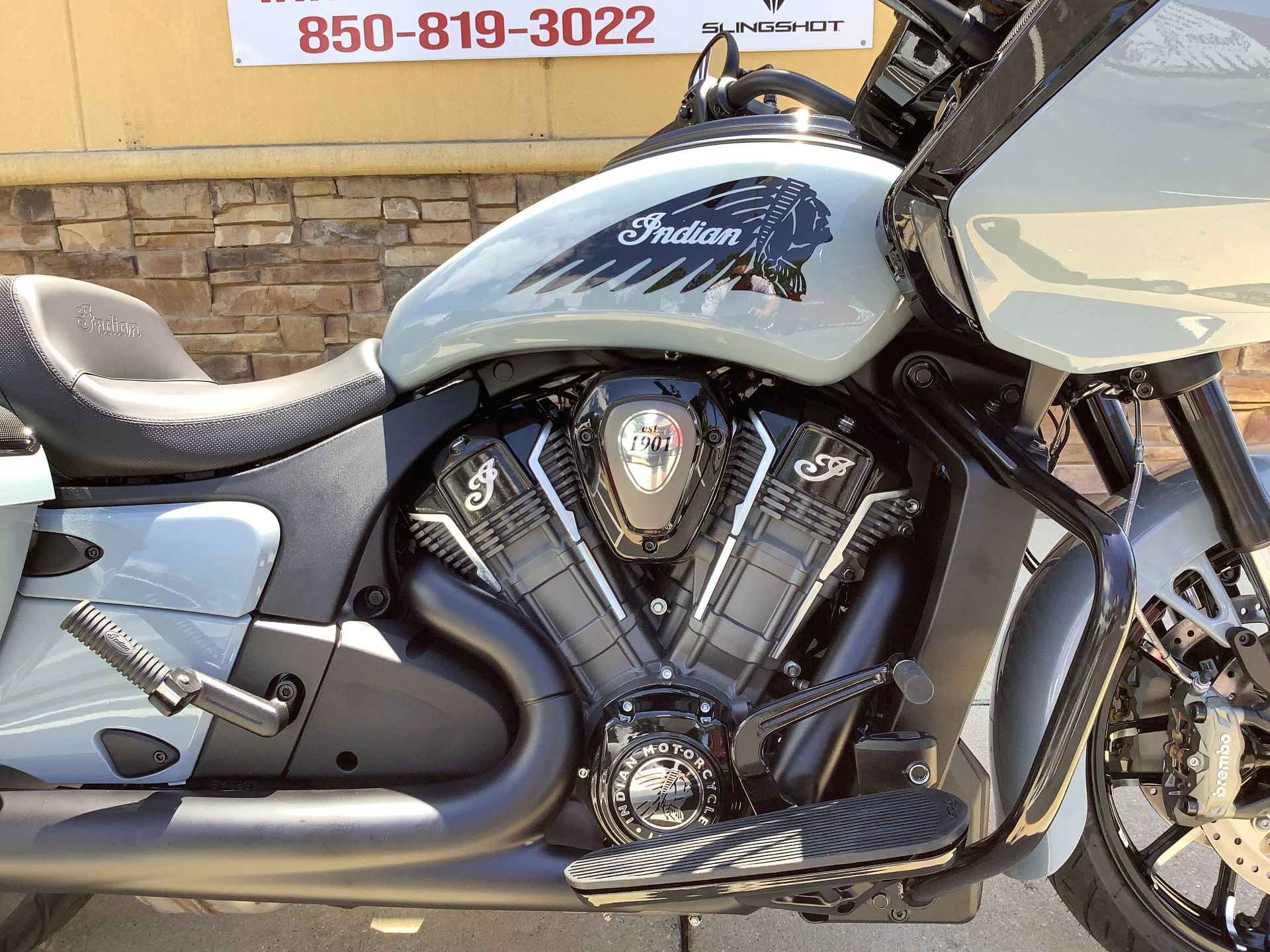 2024 Indian Motorcycle Challenger® Dark Horse® Icon with PowerBand Audio Package in Panama City Beach, Florida - Photo 8