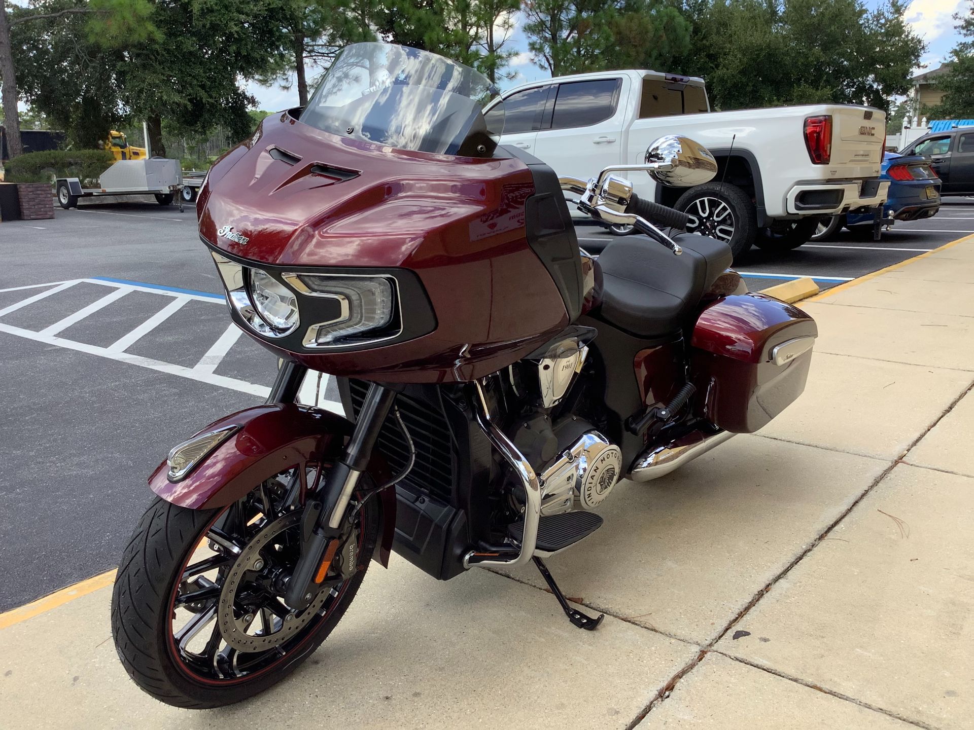 2023 Indian Motorcycle Challenger® Limited in Panama City Beach, Florida - Photo 5