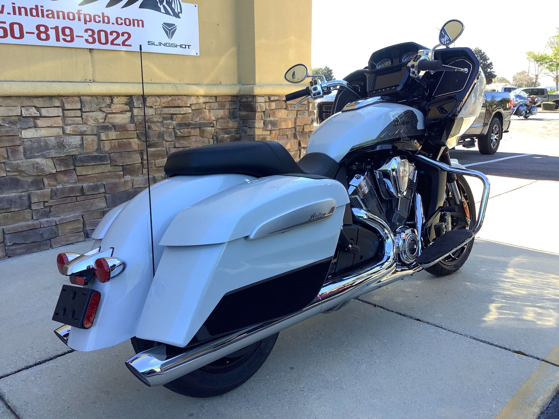 2024 Indian Motorcycle Challenger® Limited with PowerBand Audio Package in Panama City Beach, Florida - Photo 3