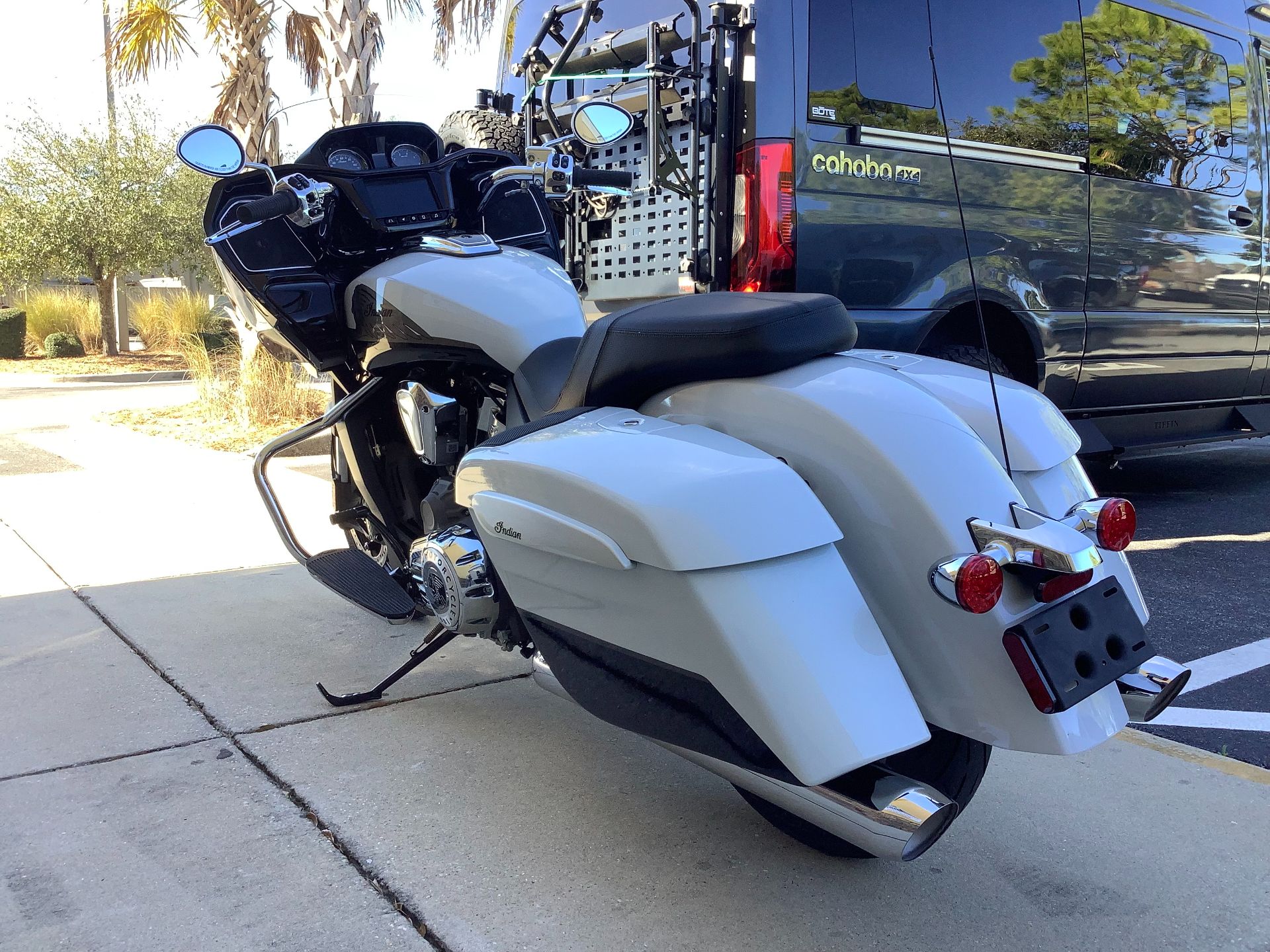 2024 Indian Motorcycle Challenger® Limited with PowerBand Audio Package in Panama City Beach, Florida - Photo 4