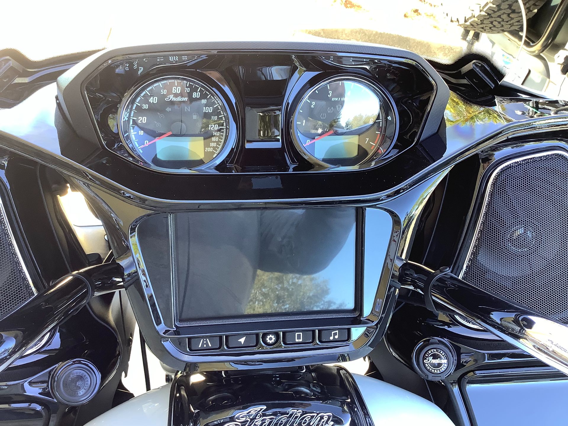2024 Indian Motorcycle Challenger® Limited with PowerBand Audio Package in Panama City Beach, Florida - Photo 15