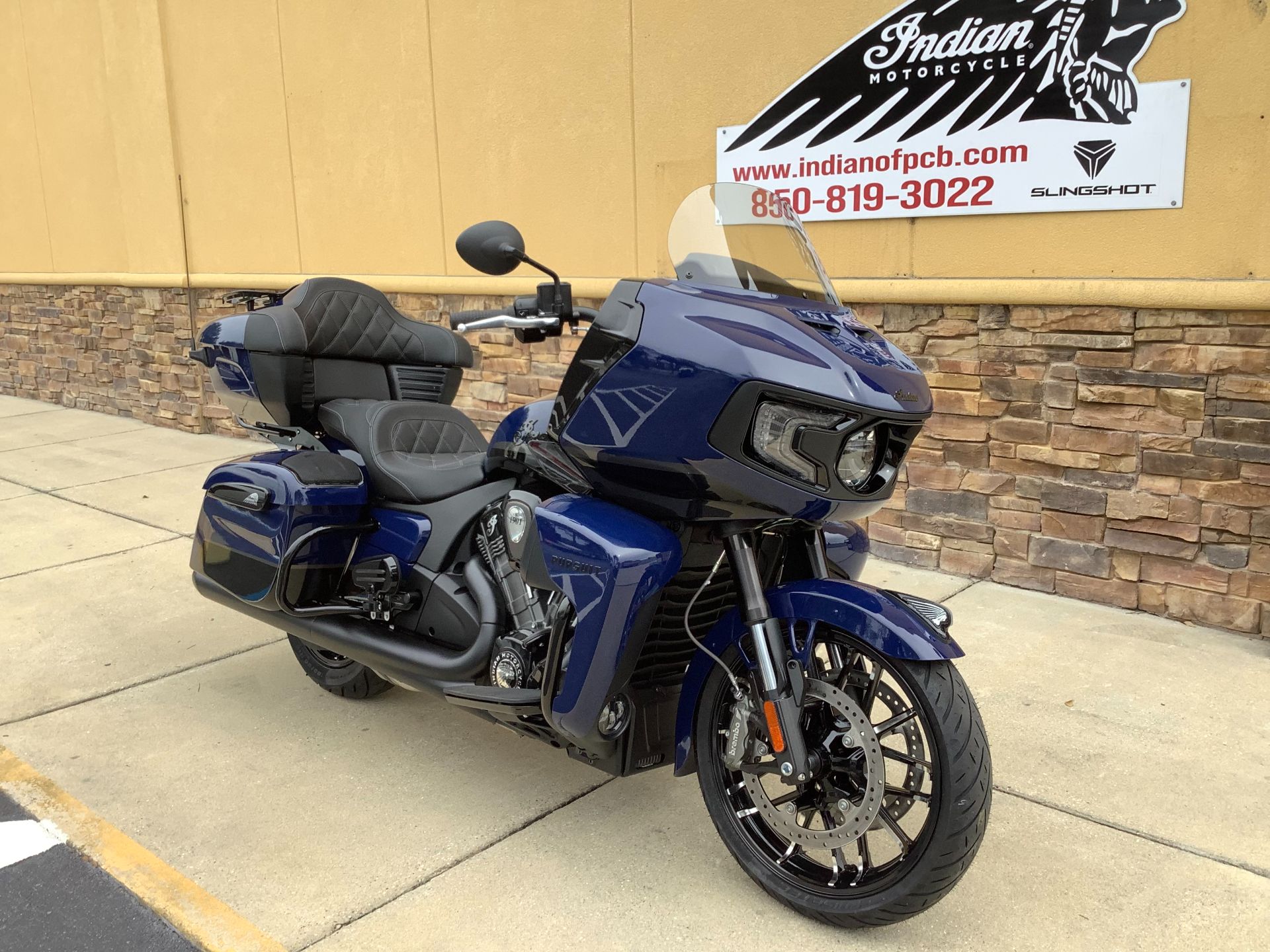 2024 Indian Motorcycle INDIAN PURSUIT DARK HORSE WITH POWERBAND AUDIO PACKAGE in Panama City Beach, Florida - Photo 2