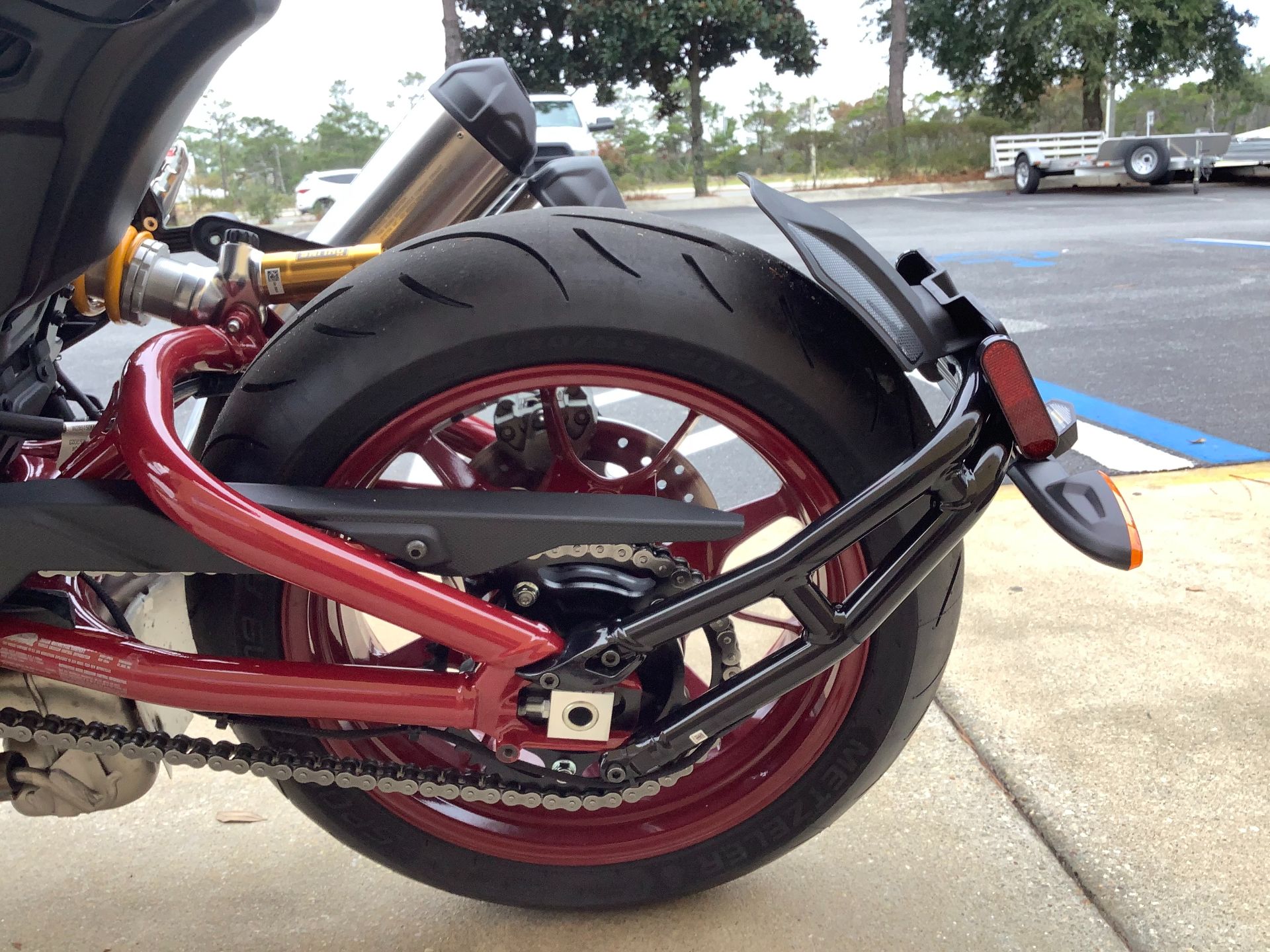 2024 Indian Motorcycle FTR R Carbon in Panama City Beach, Florida - Photo 10