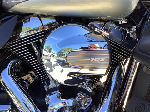 2014 Harley-Davidson ELECTRA GLIDE ULTRA LIMITED TWO TONE in Panama City Beach, Florida - Photo 7