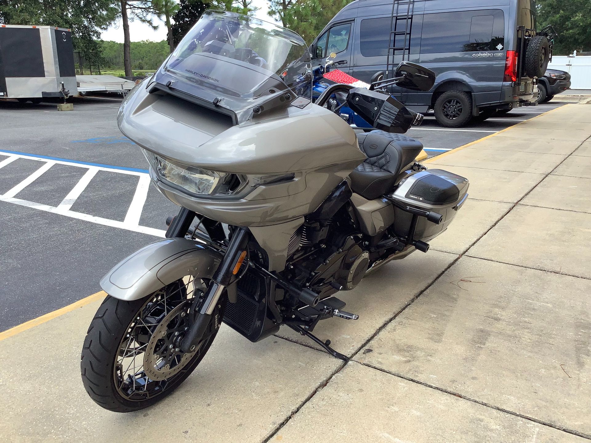 2023 Harley-Davidson ROAD GLIDE CVO in Panama City Beach, Florida - Photo 5